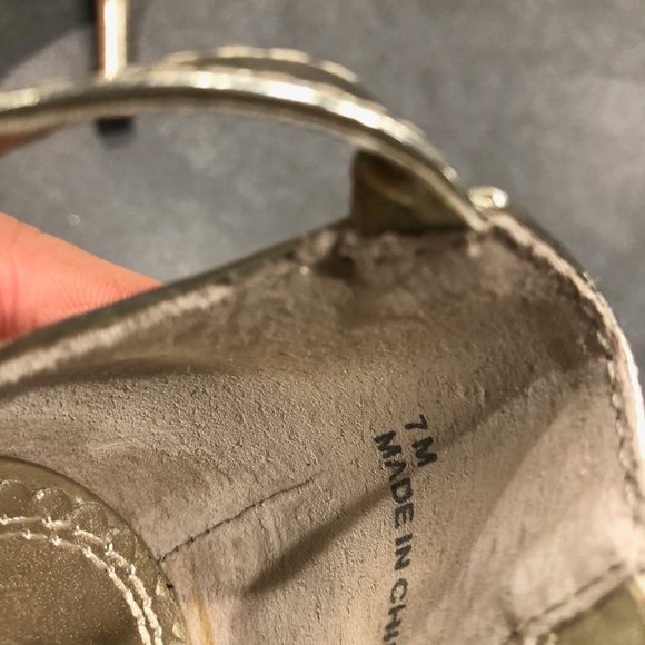 MIX NO. 6  Gold Women's Sandals - Size 7M - Picture 7 of 7